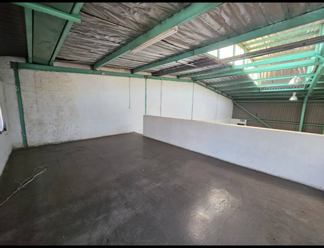 275M² WAREHOUSE TO LET IN STORMILL